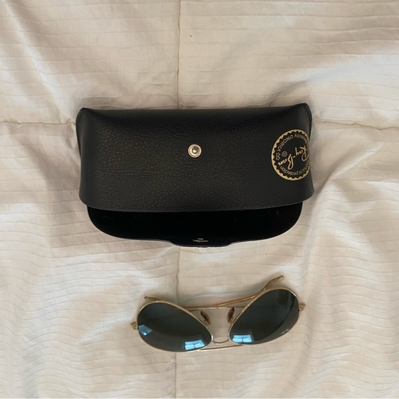 Ray-Ban Gold Aviator Sunglasses - Picture 5 of 14